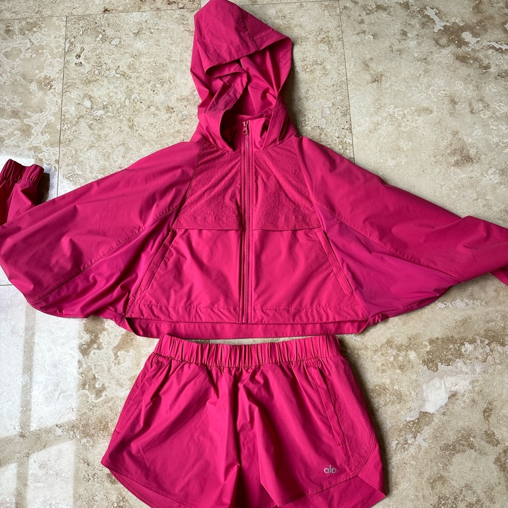 ALO Yoga Vibrant Pink Activewear Set